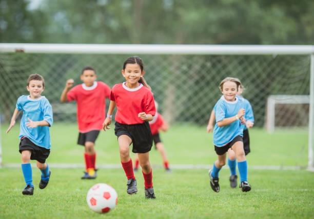 巴萨球迷再次在诺坎普比赛第10分钟集体高喊梅西的名字！
